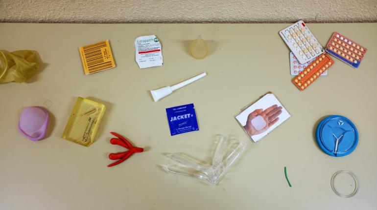 contracepation outils préservatif stérilet cup speculum