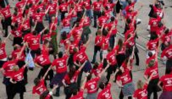 Flashmob Danse Haka contre les violences faites aux femmes, le 14 février 2013, à 18h30 à Grenoble