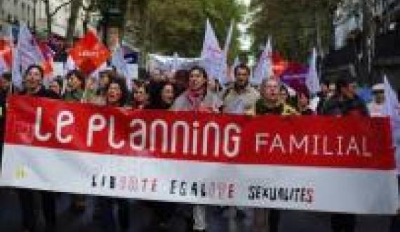Manifestation du Planning Familial, à Grenoble, les 23 et 25 janvier 2013, et à Eybens le 30 janvier, relative aux baisses de subventions du Conseil Général de l'Isère