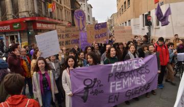 manifestation collectif 8 mars banderoles femmes